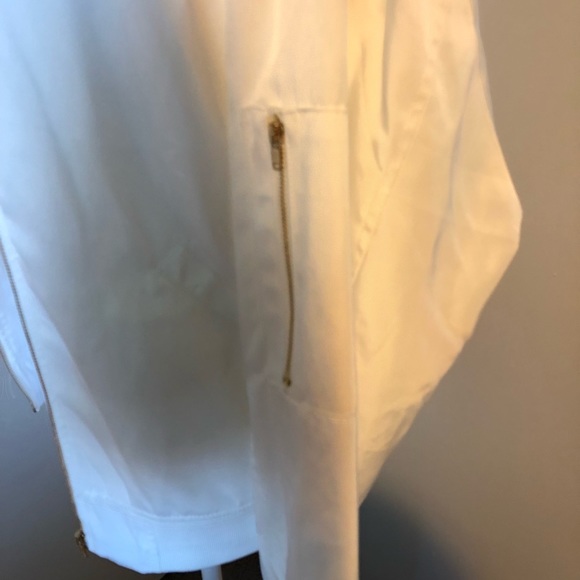 ❌SOLD❌NWOT white bomber jacket - Picture 2 of 8